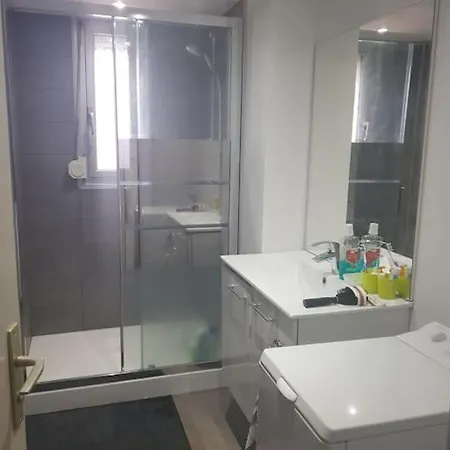 Appartement Calme 3 Chambres Avec Lit Double Wifi - Parking Facile Vandoeuvre-les-Nancy Exterior photo
