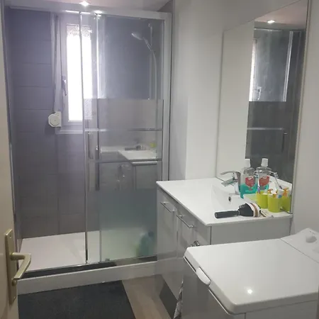 Appartement Calme 3 Chambres Avec Lit Double Wifi - Parking Facile Vandoeuvre-les-Nancy Exterior photo