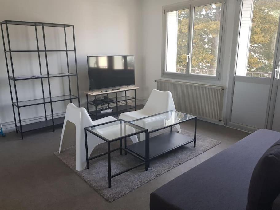 Calme 3 Avec Lit Double Wifi - Parking Facile