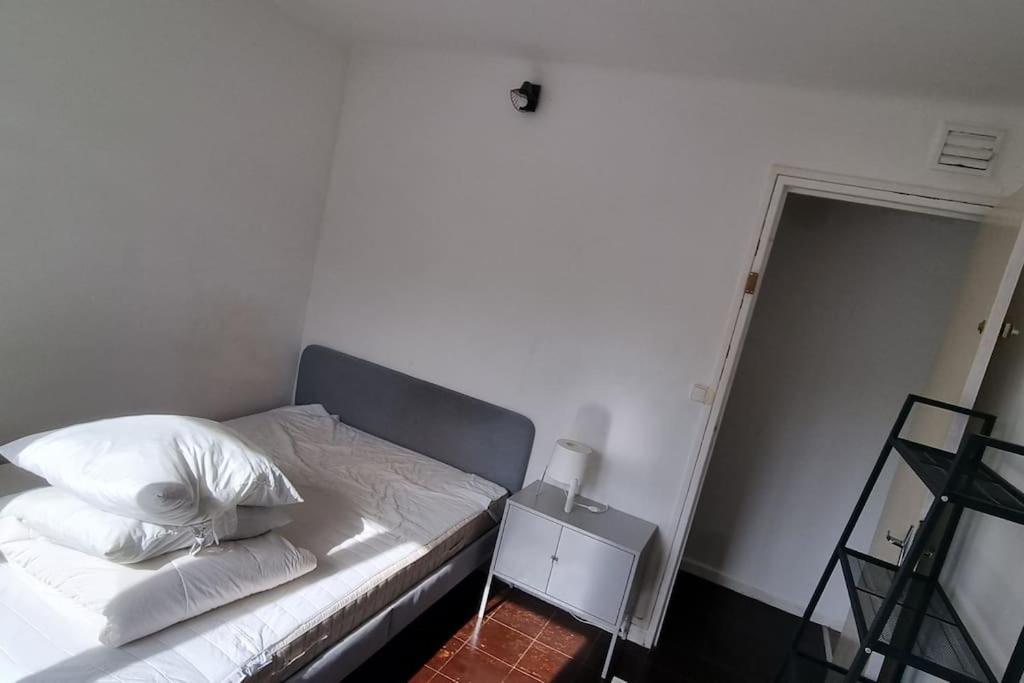 Calme 3 Avec Lit Double Wifi - Parking Facile Apartment *